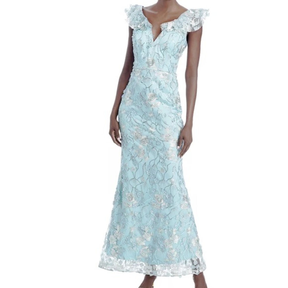 Eliza J - V-Neck 3D Flower Sleeveless Gown‎